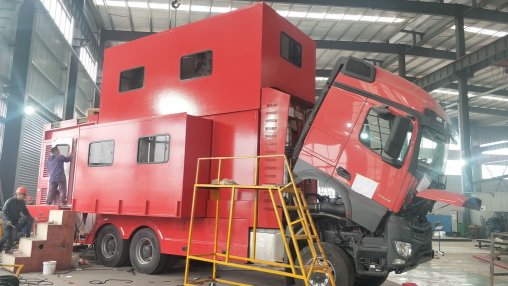 奔馳Arocs 3345 通訊指揮車(chē)