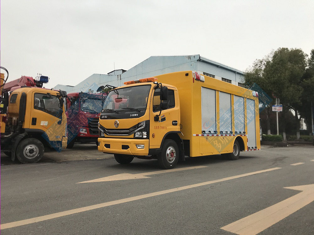 東風(fēng)大多利卡工程救險(xiǎn)車2000m3/h
