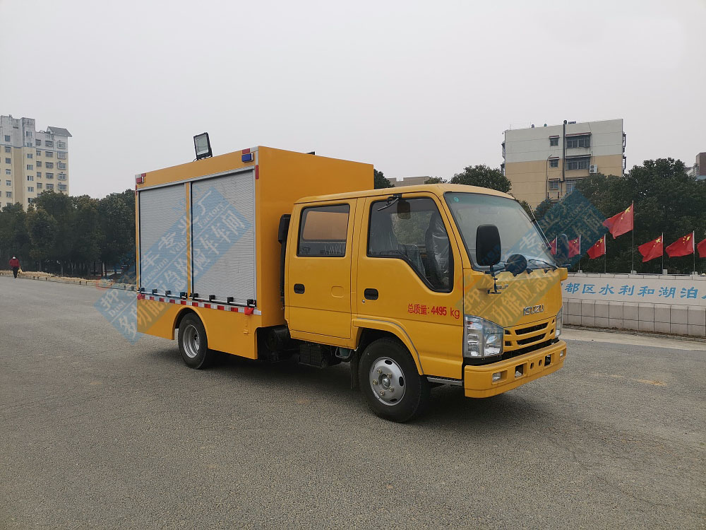 慶鈴雙排座工程救險(xiǎn)車1000-2000m3/h