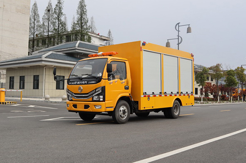 多利卡救險(xiǎn)車