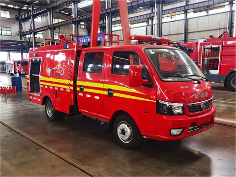 東風(fēng)雙排1噸藍(lán)牌水罐消防車