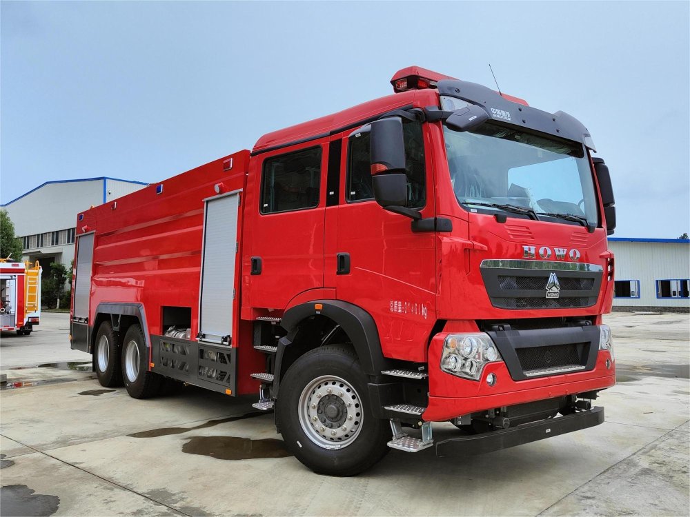 豪沃16噸泡沫消防車(chē)